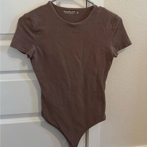 Abercrombie & Fitch Brown Short Sleeve Tee